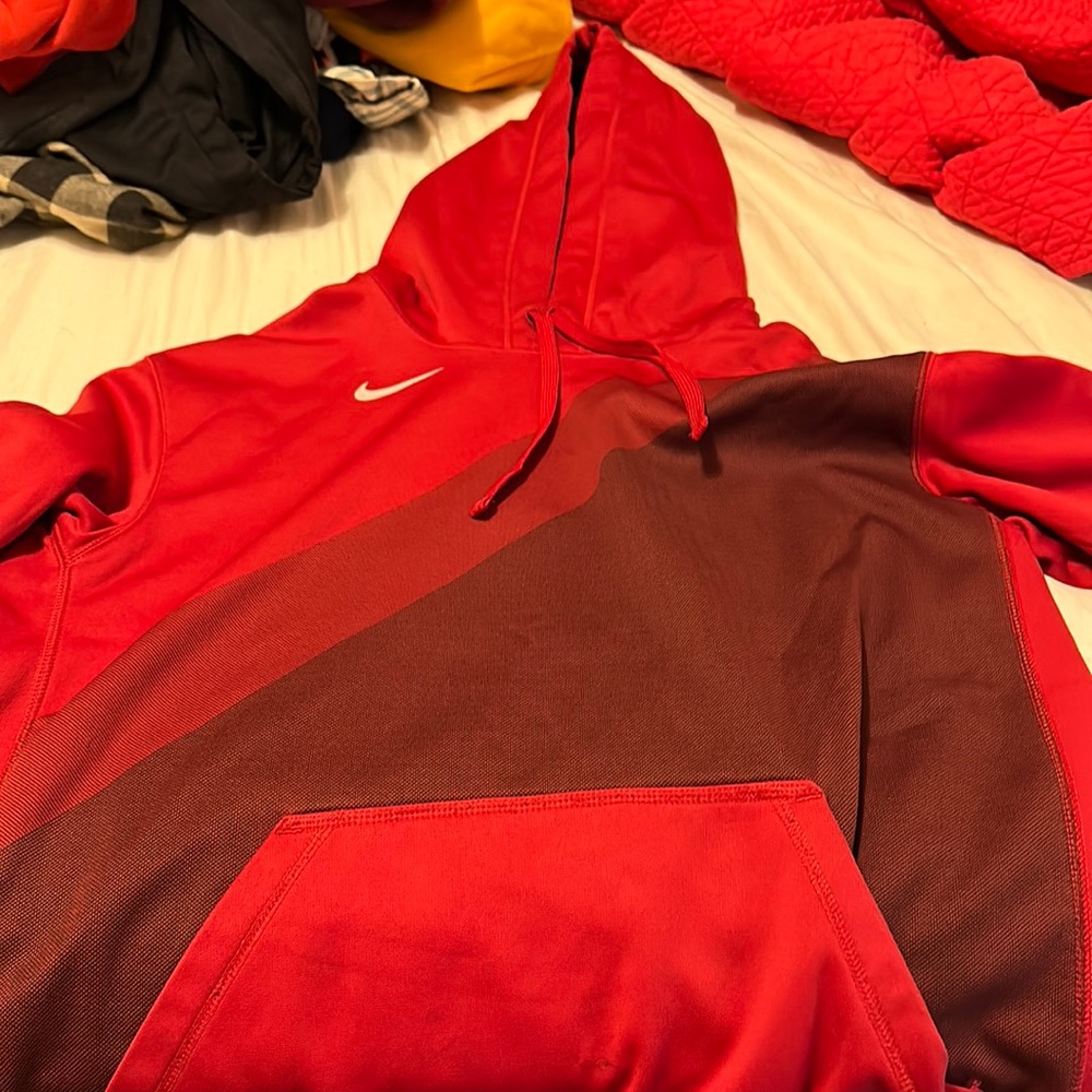 Nike therma fit sweatshirt medium red